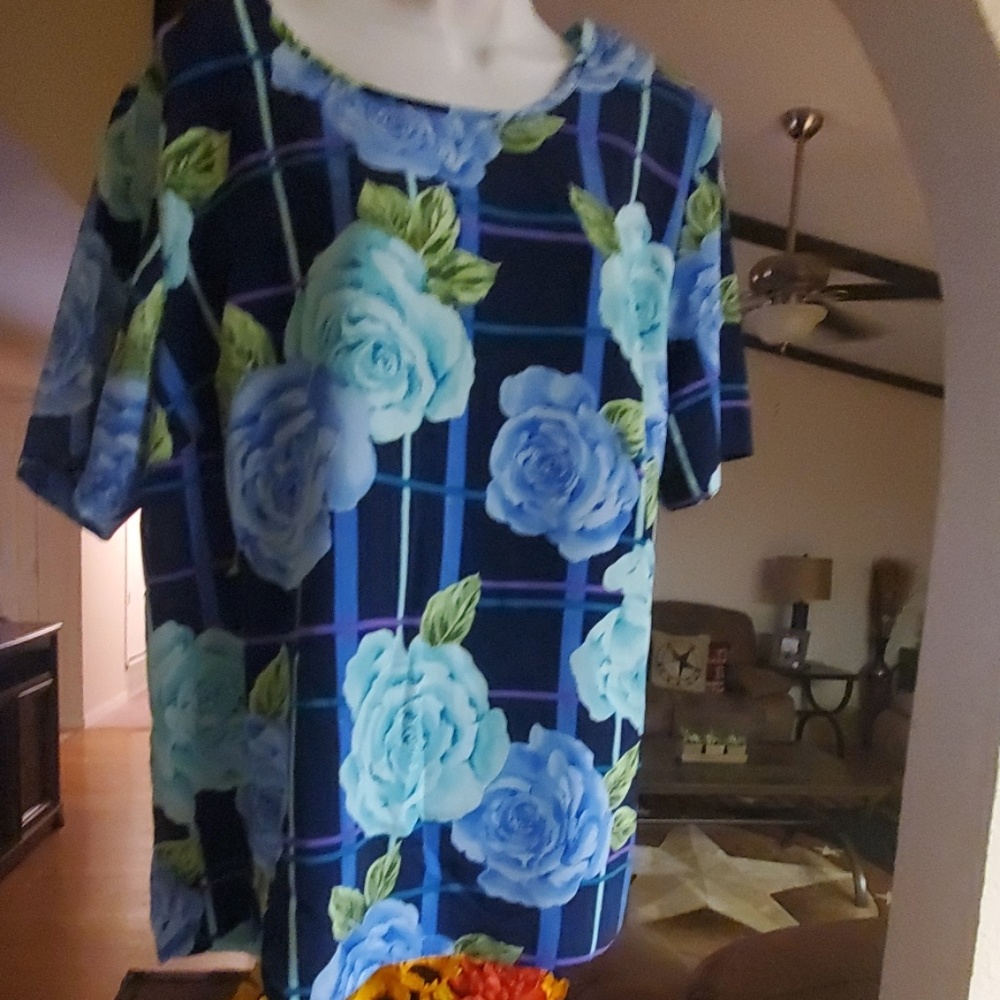 Susan Graver floral pattern top